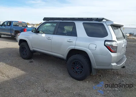 2015 Toyota 4Runner Sr5 z USA, uszkodzony, nr VIN JTEBU5JR7F5271443